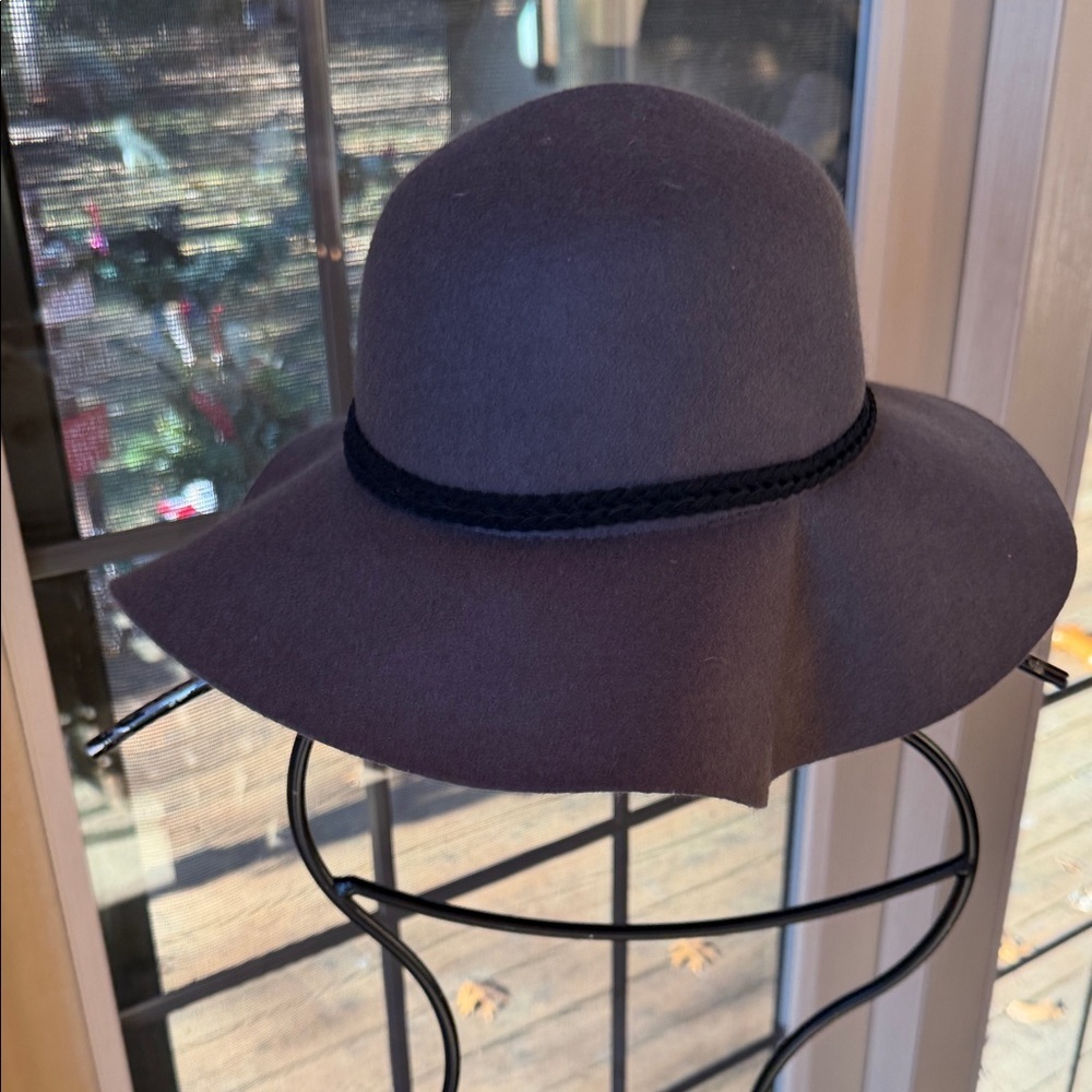 Womens 100% Wool Gray Floppy Wide Brim Hat Braided Tassel Accent 061031776
